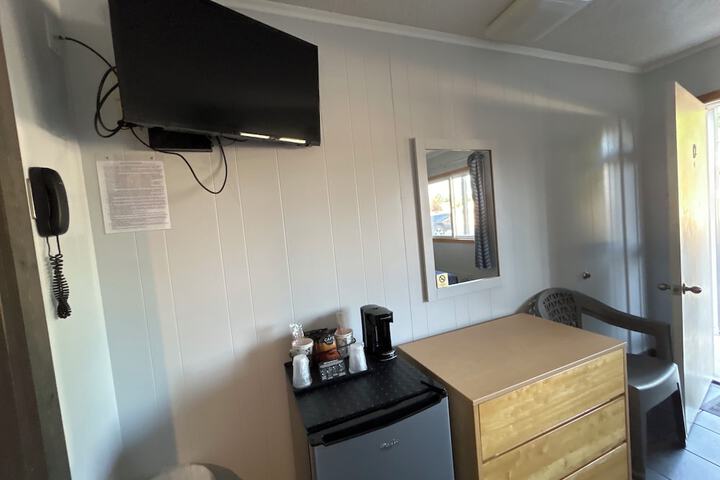 Room 2 of 51