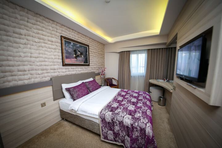 Room 7 of 31