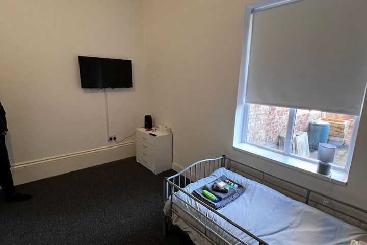 Room 11 of 14
