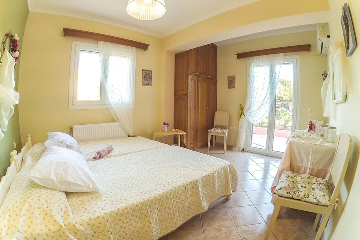 Room 2 of 29