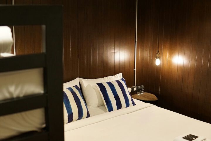 Room 27 of 52