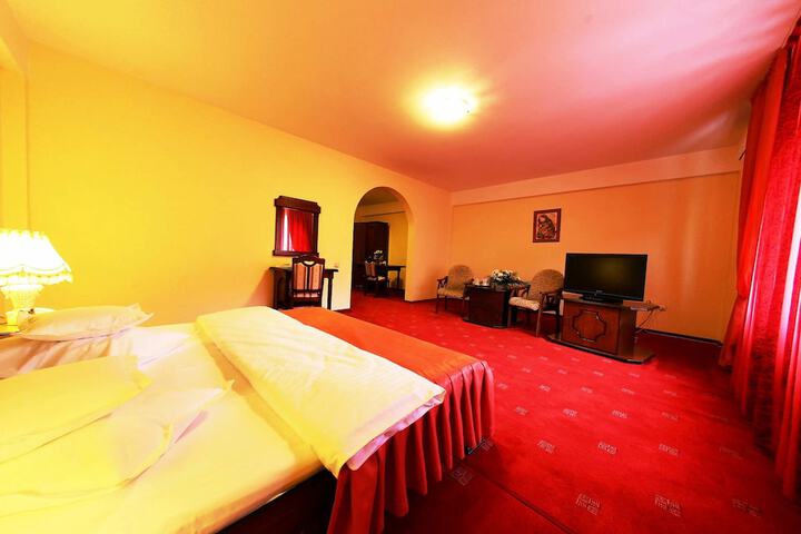 Room 13 of 46