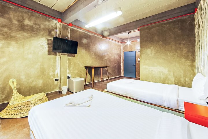 Room 28 of 49