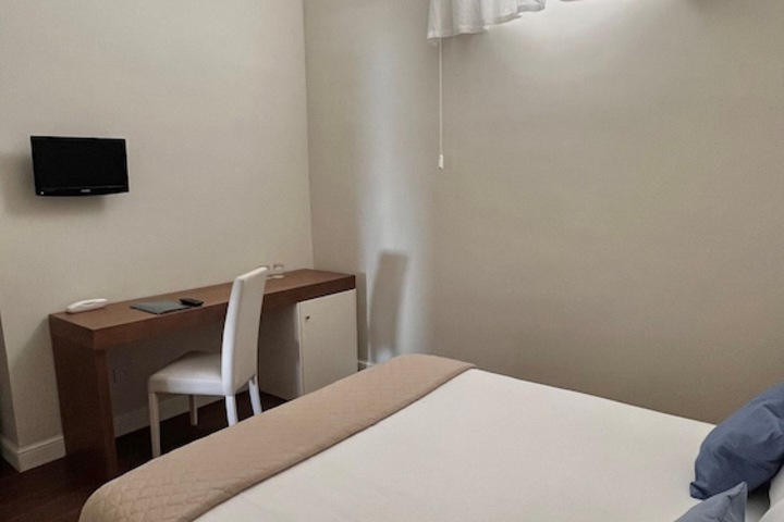 Room 19 of 66