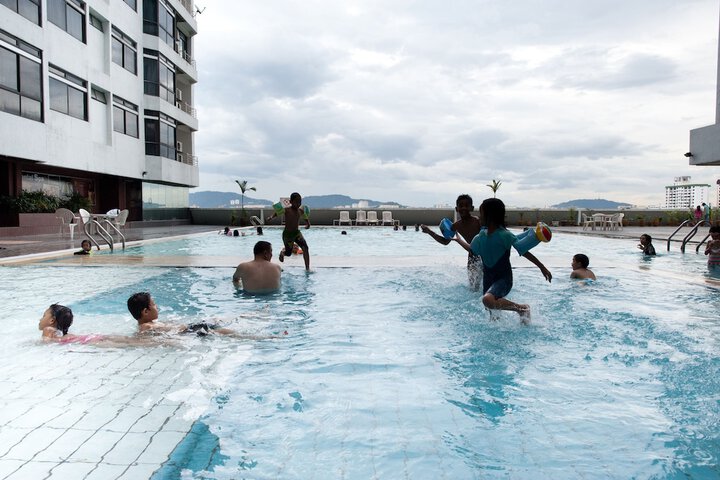 Pools & Facilities