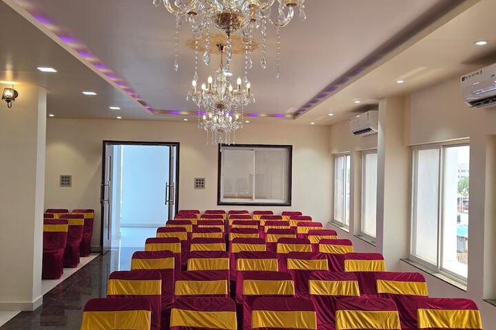Ballroom/Hall 19 of 29