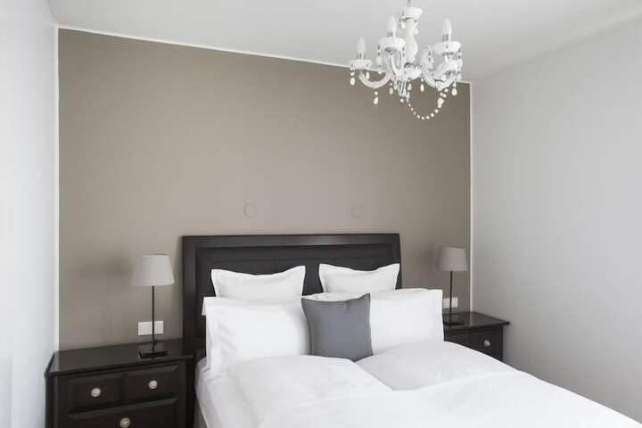 Room 102 of 134