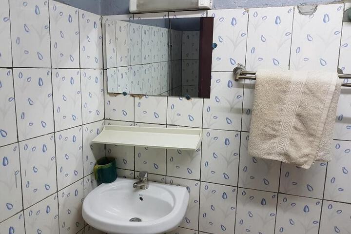 Room 16 of 23