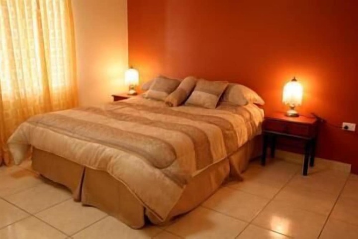 Room 2 of 16