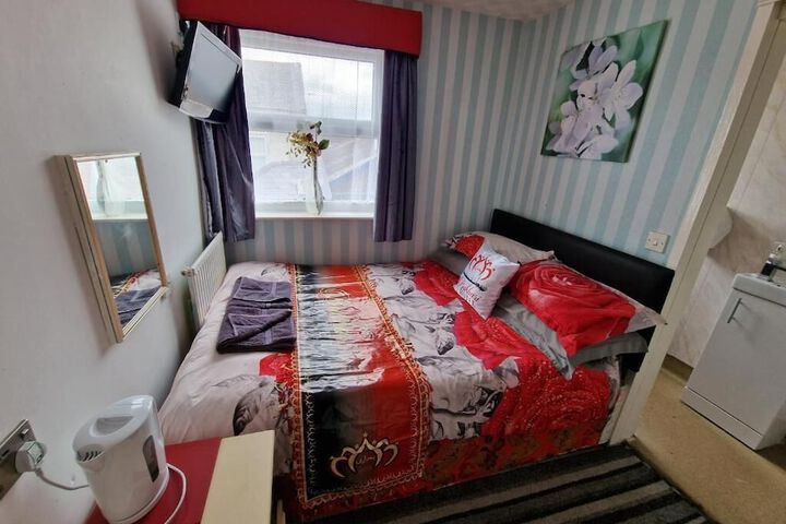 Room 13 of 35