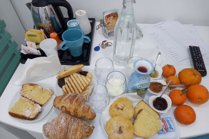 Breakfast/Coffee Service 77 of 86