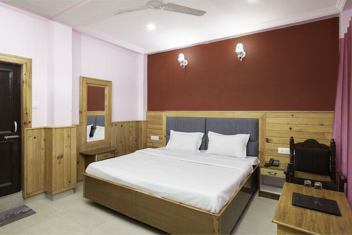 Room 9 of 35