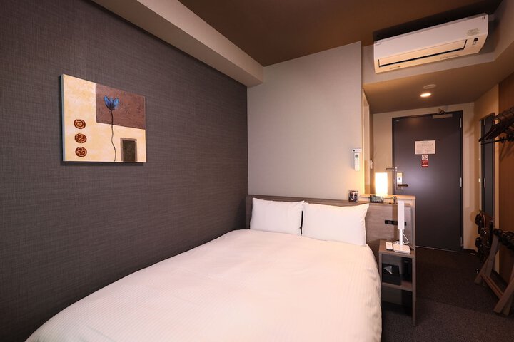 Room 4 of 31