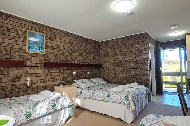 Room 5 of 52
