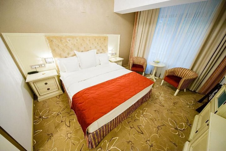 Room 25 of 62