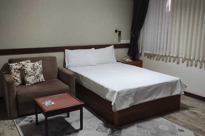 Room 10 of 23
