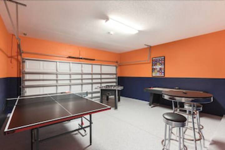 Room 9 of 34