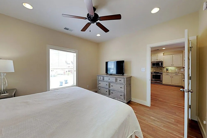 Room 2 of 16