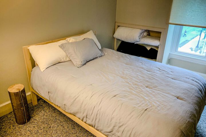 Room 4 of 20