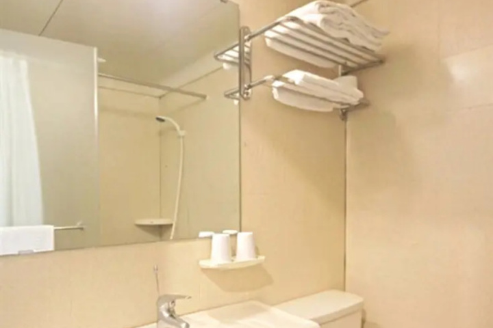 Room 14 of 14