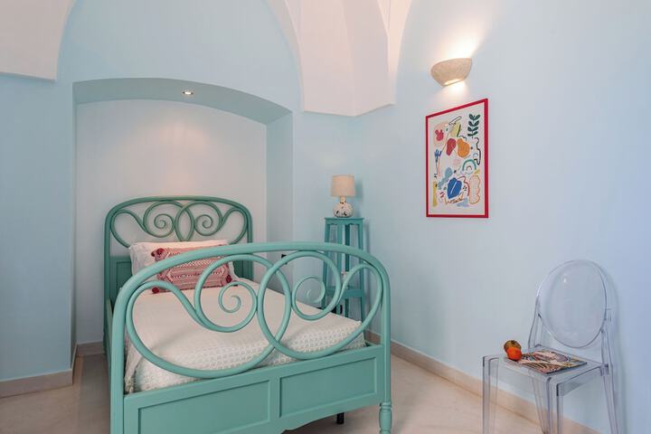 Room 10 of 134