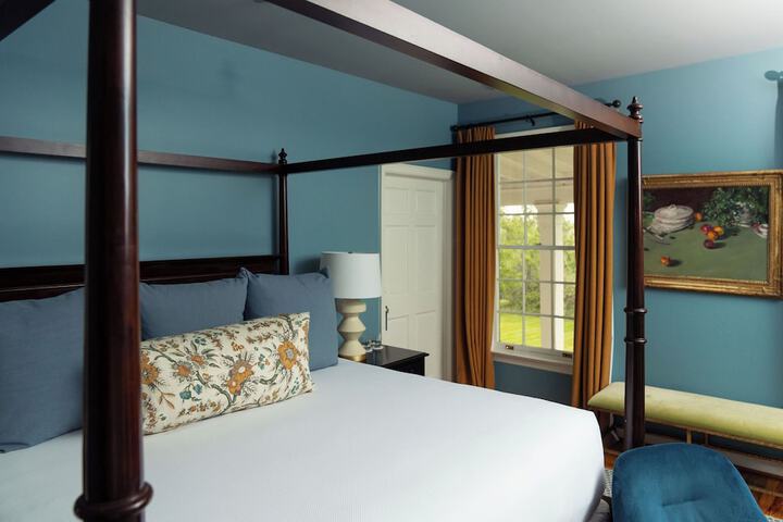Room 21 of 104