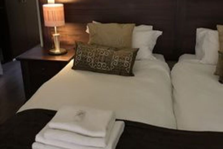 Room 11 of 21