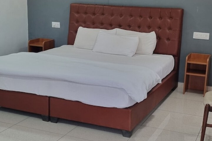 Room 7 of 70