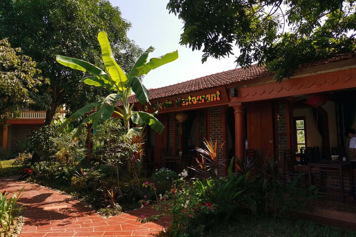 Hotel Exterior 23 of 28