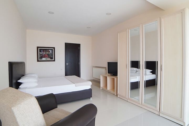 Room 12 of 69