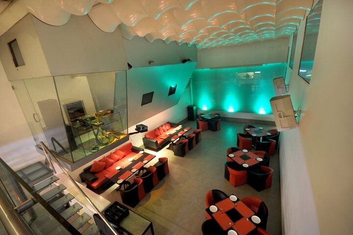 Lounge 24 of 29