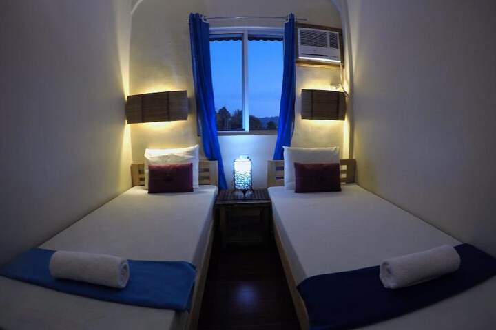 Room 6 of 29