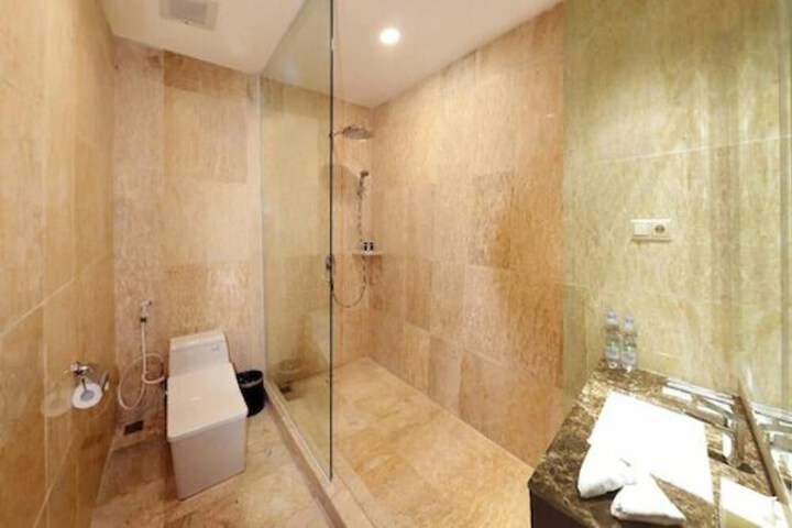 Room 30 of 51