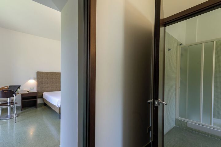 Room 71 of 138