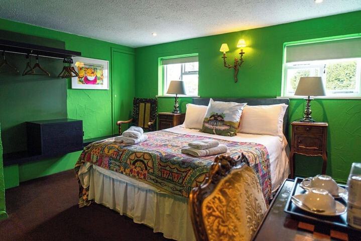 Room 7 of 39