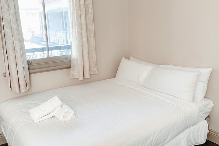 Room 5 of 22