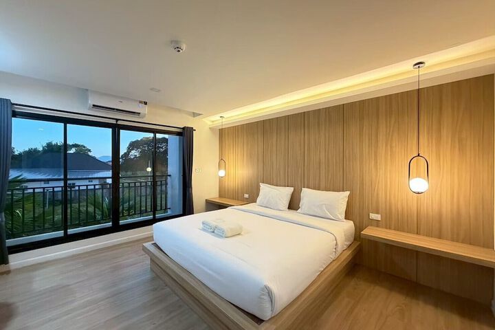 Room 7 of 13