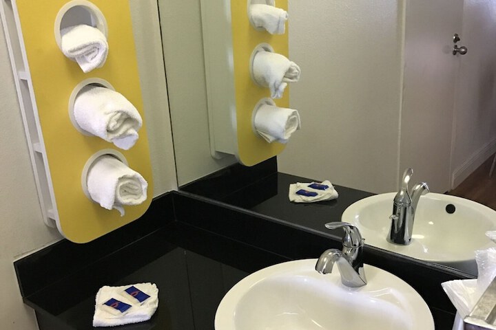 Bathroom amenities