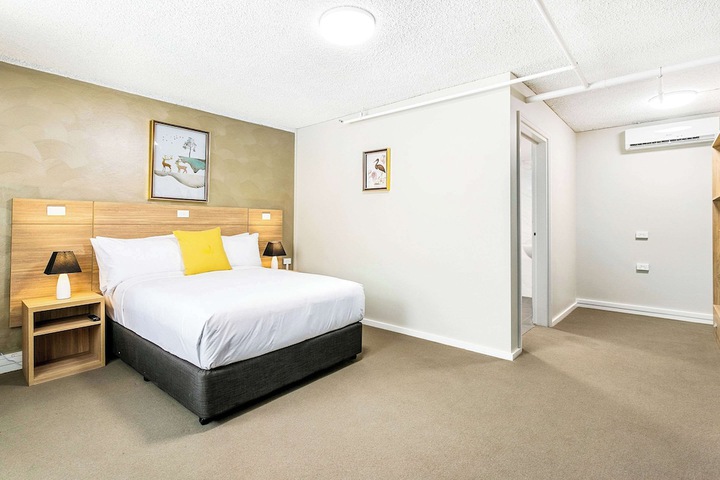 Room 4 of 44