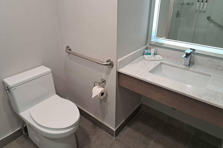 Room 14 of 25