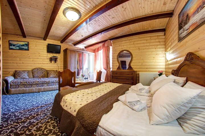 Room 13 of 43