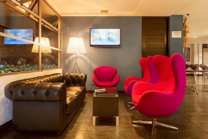Entrance & Lobby