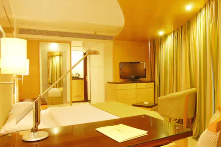 Room 14 of 35