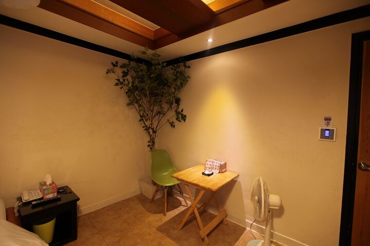 Room 38 of 52