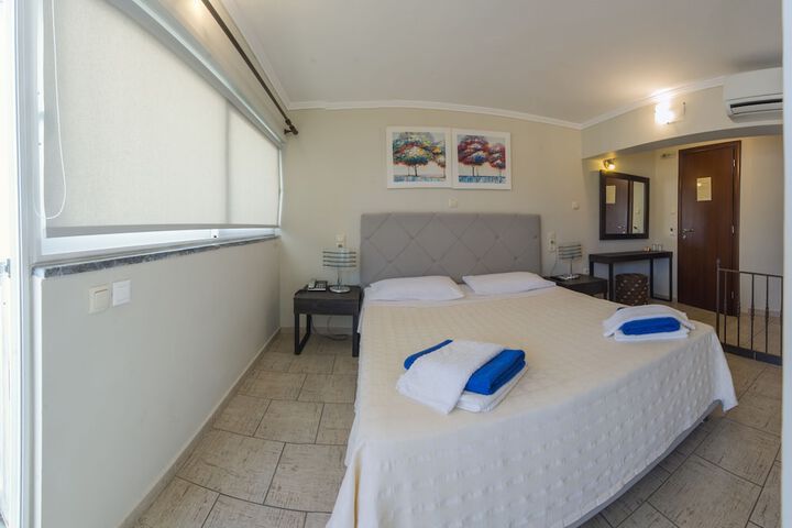 Room 36 of 103