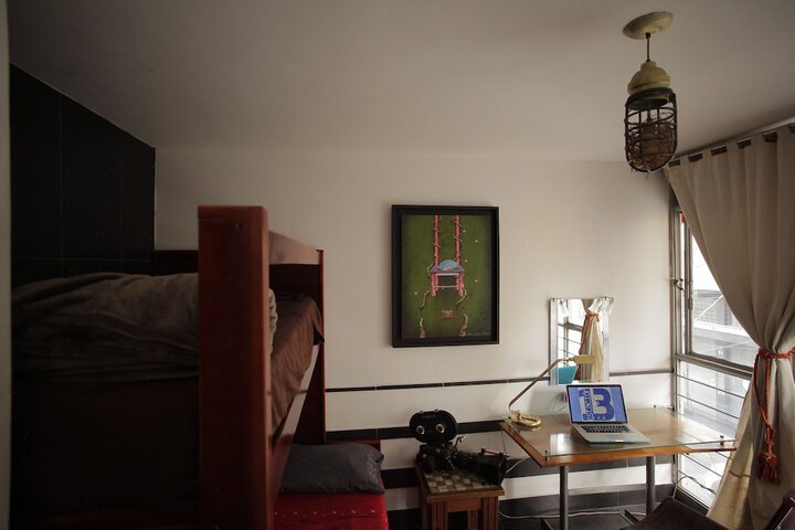 Room 8 of 80