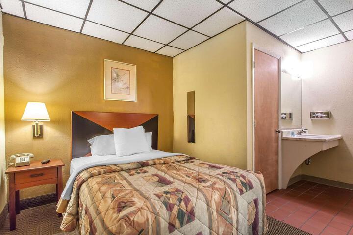 2 Double Beds (9 of 15)