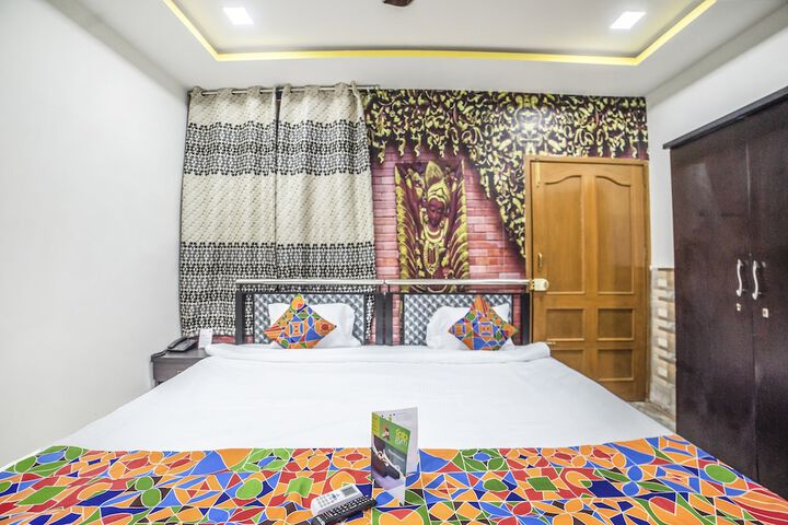 Room 6 of 25