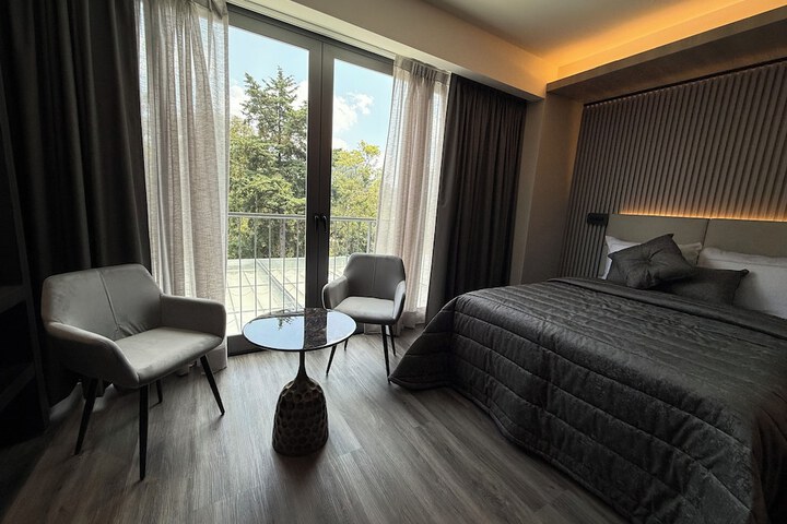 Room 28 of 64