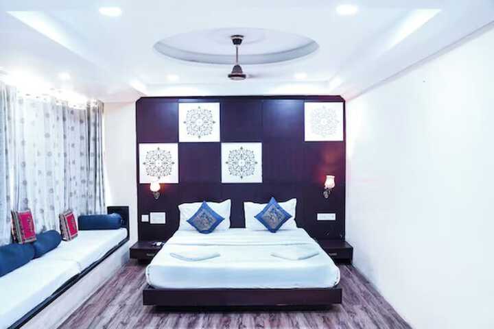 Room 8 of 29